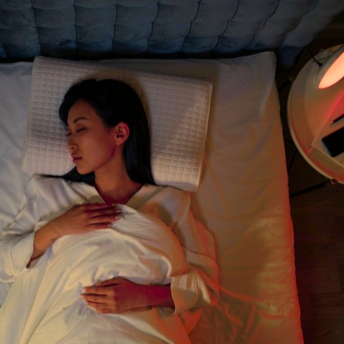 Red Light Therapy for Sleep: A Winter Wellness Guide - Lumaflex