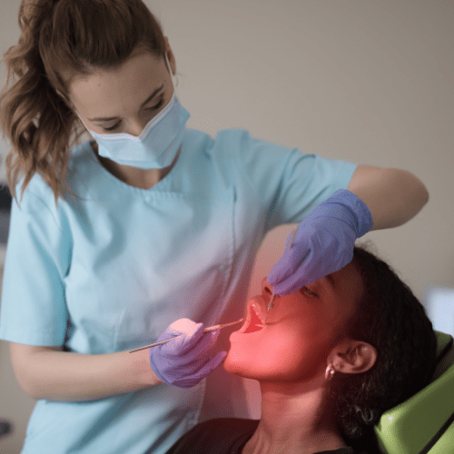 A Radiant Glow: Benefits of Red Light Therapy for Teeth - Lumaflex